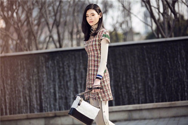 thanh hang "can" het dan sieu mau chau a voi chiec tui gan 100 trieu dong - 4