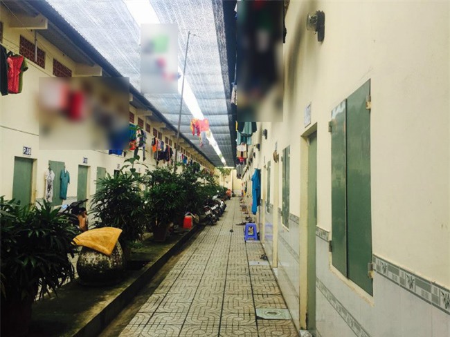 be gai 14 tuoi bi hang xom xam hai den mang thai, phai nghi hoc cho sinh con - 2