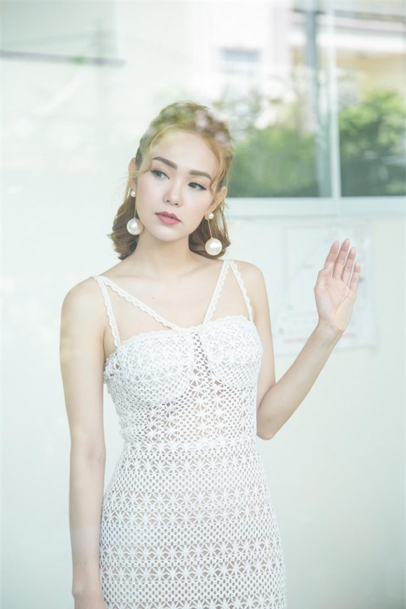 chuyện làng sao,sao Việt,Minh Hằng,bố mẹ Minh Hằng,bố mẹ Minh Hằng ly hôn 18 năm,Minh Hằng hàn gắn bố mẹ