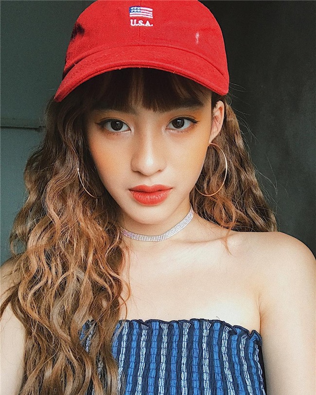 Nhỏ xinh nhưng lợi hại, đây là món phụ kiện nâng tầm nhan sắc và phong cách đang được các hot girl Việt diện hoài không chán - Ảnh 1.