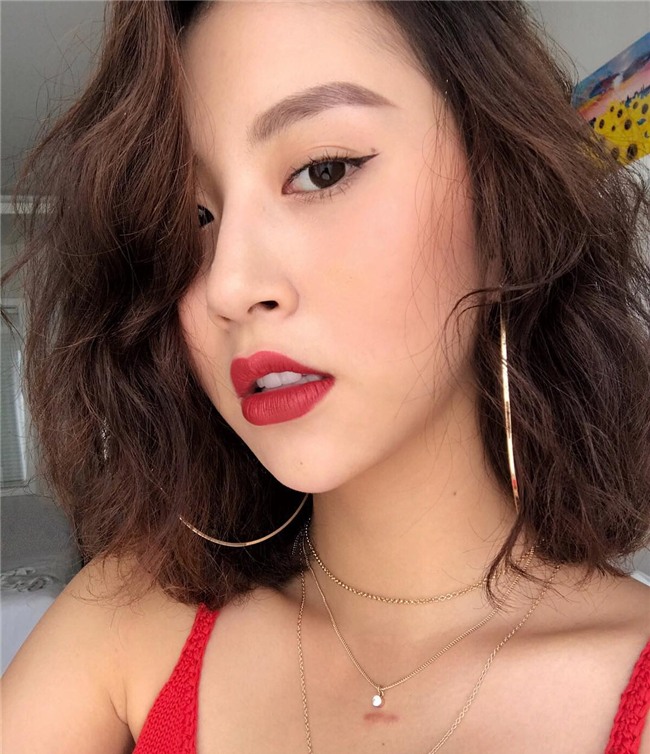 Nhỏ xinh nhưng lợi hại, đây là món phụ kiện nâng tầm nhan sắc và phong cách đang được các hot girl Việt diện hoài không chán - Ảnh 4.