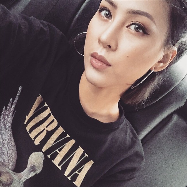 Nhỏ xinh nhưng lợi hại, đây là món phụ kiện nâng tầm nhan sắc và phong cách đang được các hot girl Việt diện hoài không chán - Ảnh 7.