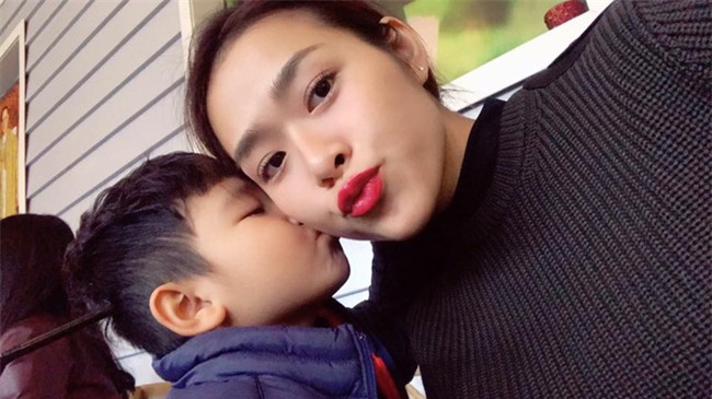 5 cô nàng xưa đình đám vì danh xưng hot girl nay đã là mẹ đơn thân quyến rũ - Ảnh 32.