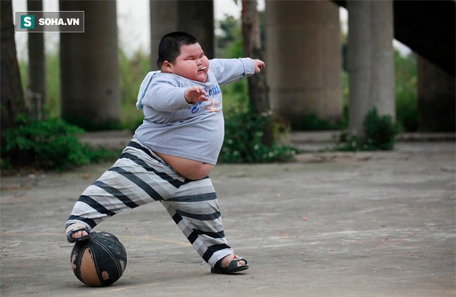 TS Nguyễn Trọng Hưng: “Nhiều bố mẹ nhảy dựng lên vì bác sĩ dám tư vấn khác cư dân mạng” - Ảnh 2.