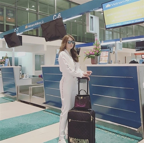 Gió lạnh đầu mùa, ngắm Ngọc Trinh mặc đồ thể thao chất như nước cất-7