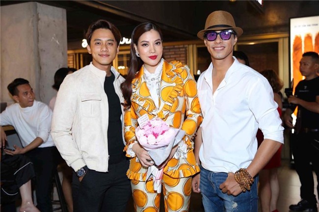 An mac cuc chat nhu 'Thay giao mua' Mai Tai Phen