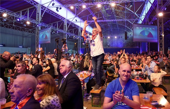 Thu tuong tre nhat the gioi: Vi cuu tinh hay noi so moi? hinh anh 3