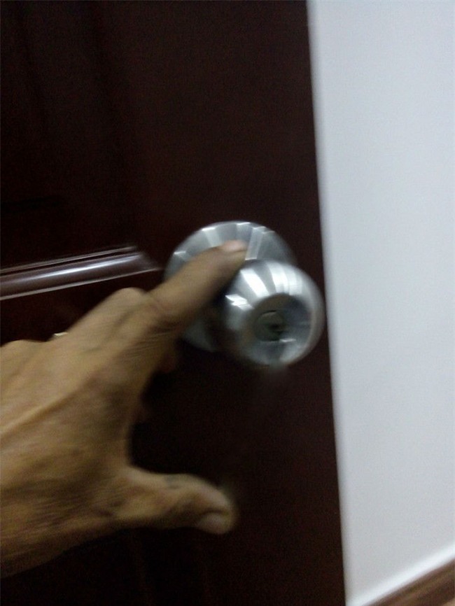 Than thở bố chồng vô duyên, 5 giờ sáng xông vào phòng đòi bế cháu, mẹ trẻ được 500 chị em bày cách trị - Ảnh 2.