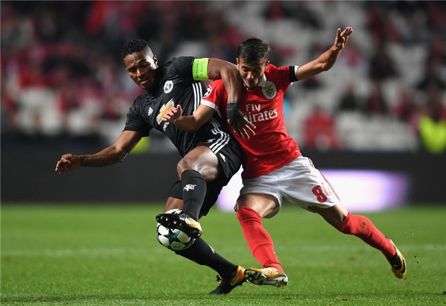 Thu mon sai lam hai huoc giup MU gianh 3 diem o cup chau Au hinh anh 10