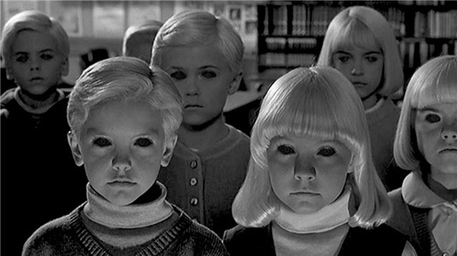 Đám trẻ mắt đen: Câu chuyện rùng rợn đêm Halloween để dọa trẻ em hay cơn ác mộng có thật? - Ảnh 1.