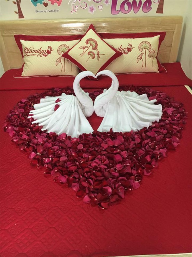 Trời vừa lạnh, chị em đã sốt xình xịch khoe phòng tân hôn, người khen xinh, kẻ chê quá sến - Ảnh 8.