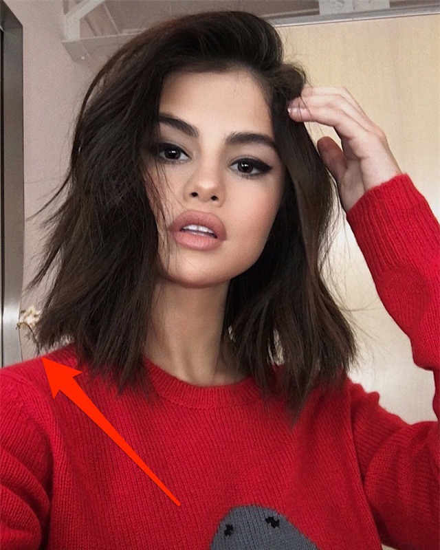 Sao trẻ Selena Gomez cũng thường xuyên bị cư dân mạng phát hiện ra các lỗi do chỉnh sửa ảnh.