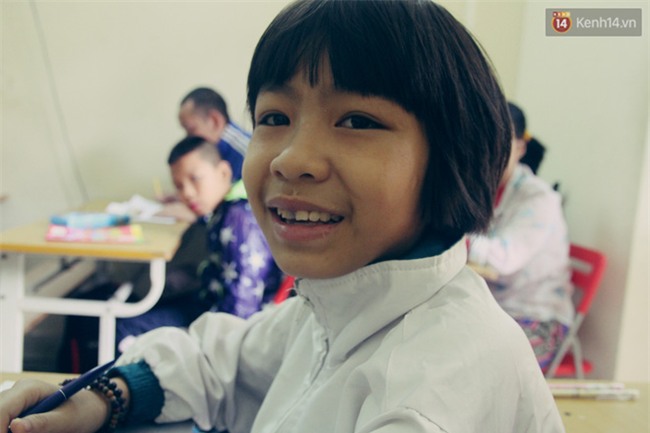 Bà giáo già 74 tuổi mở lớp học cho những đứa trẻ đặc biệt được bầu bạn với nhau - Ảnh 10.