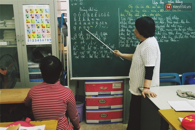 Bà giáo già 74 tuổi mở lớp học cho những đứa trẻ đặc biệt được bầu bạn với nhau - Ảnh 5.