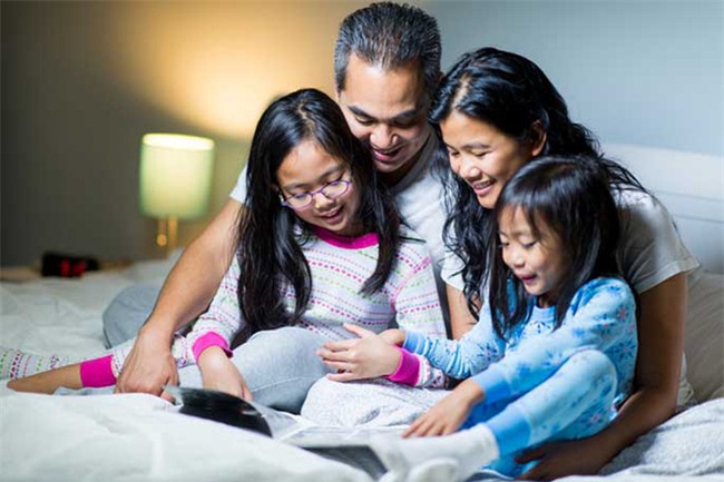 Nếu cha mẹ không có 10 thói quen này, thì đừng mong có thể dạy con nên người - Ảnh 2.