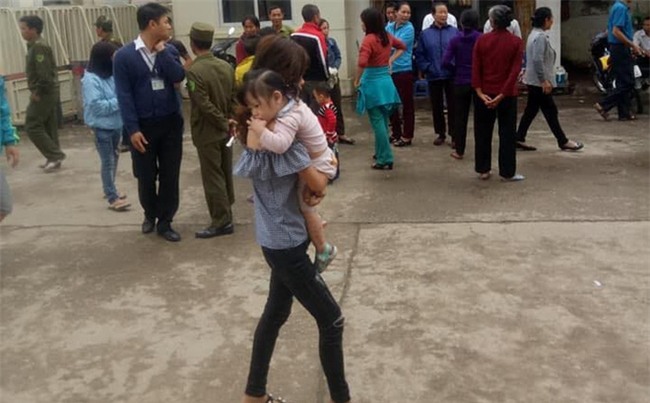 Sự thật vụ bảo vệ bệnh viện đánh người nhà bệnh nhân chảy máu đầu vì xin vào thăm bố