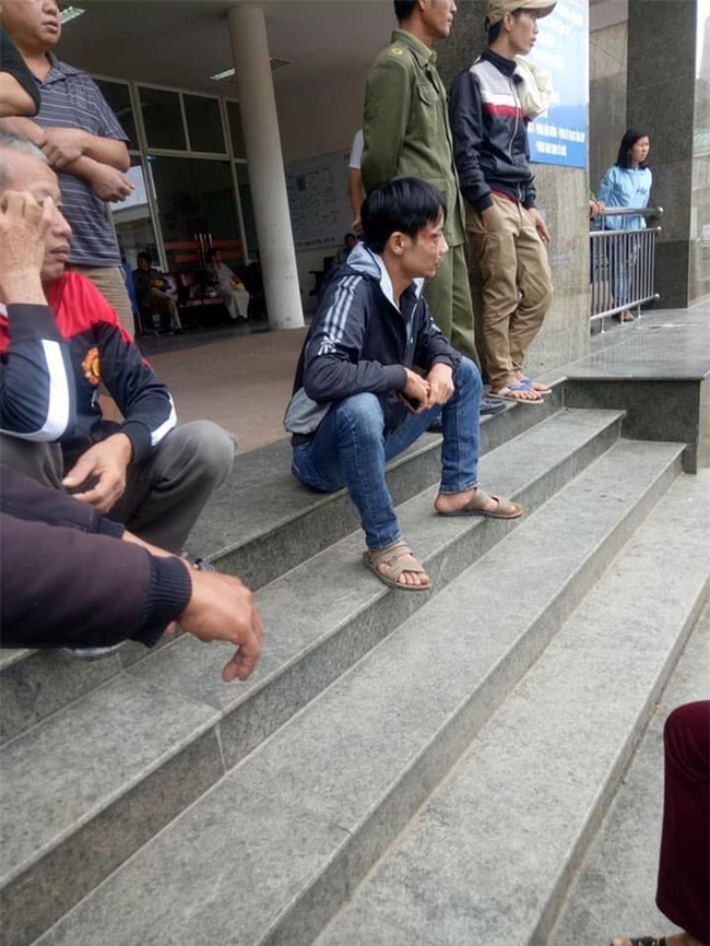 Sự thật vụ bảo vệ bệnh viện đánh người nhà bệnh nhân chảy máu đầu vì xin vào thăm bố - Ảnh 1.