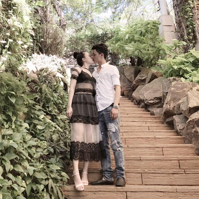 Ngày 20/10, món quà giấu sau lưng chồng khiến vợ sung sướng, bật khóc xúc động-6