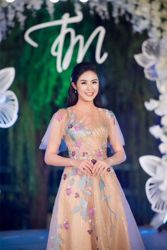 Diện đầm quý phái, Phạm Hương - Đỗ Mỹ Linh chiếm lĩnh ngôi vị sao mặc đẹp thảm đỏ tuần này-6