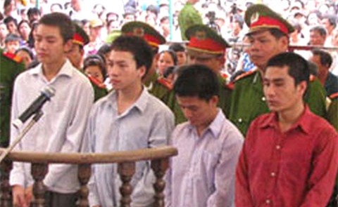 diem mat nhung ke benh hoan rach dui nu sinh gay xon xao du luan hinh anh 2