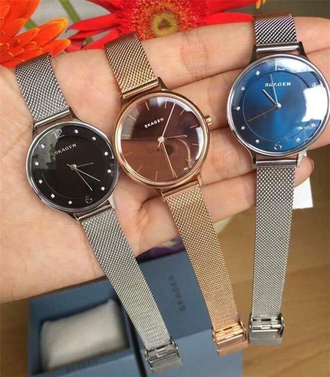 quà tặng 20/10,ngày phụ nữ Việt Nam,quà tặng ngày phụ nữ việt nam,hoa tươi,giỏ quà,iphone,đồng hồ