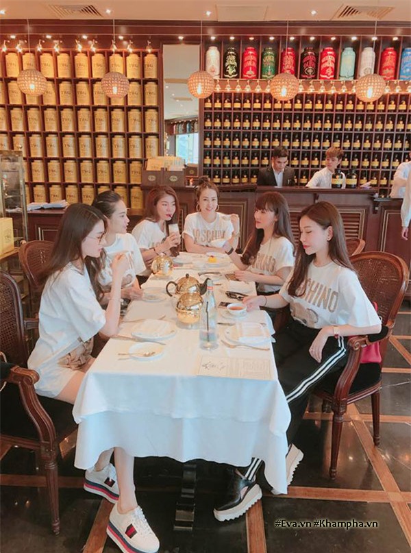 sai gon co 8 nang hot mom, ai cung "nghieng nuoc nghieng thanh", kheo cham con lai cuc than nhau - 4