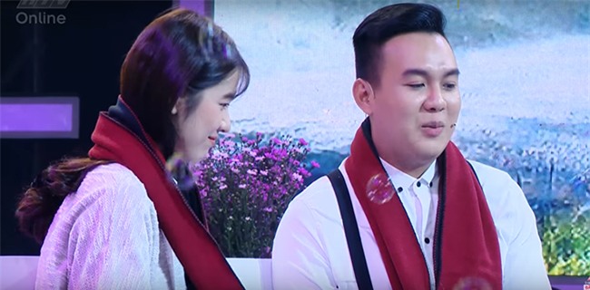 ‘Vì yêu mà đến’: ‘Gọi chị xưng em’ chàng trai 25 tuổi khiến dàn khách mời nức nở vì tỏ tình quá lãng mạn-2