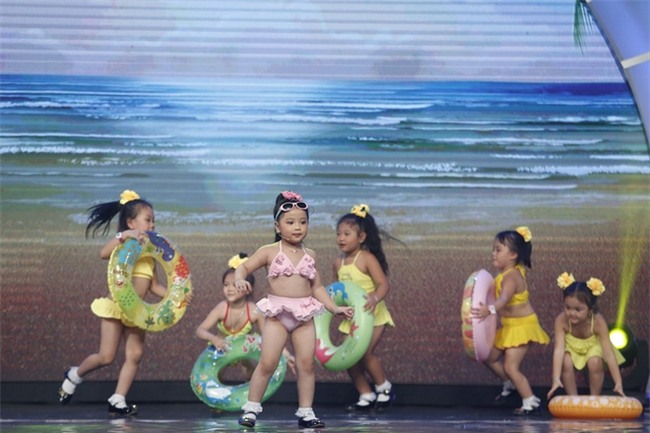 Lại Văn Sâm sửng sốt vì suýt tự thắt cố trên sân khấu Little big shots - Ảnh 6.