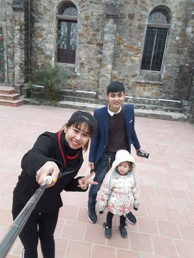 bi bat xe ngay 20/10, anh chong nho luon cong an cho di tang hoa cho vo - 3