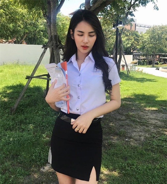 bi mat dang sau 2 bo dong phuc nu sinh goi cam nhat the gioi - 3