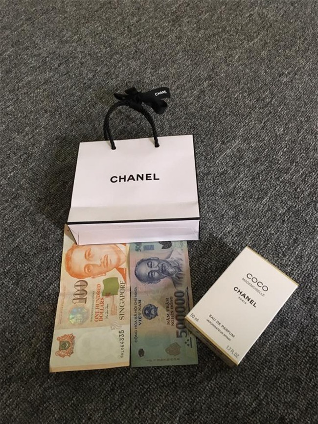 Chị em tới tấp khoe quà 20/10: hết vàng bạc hột xoàn, hoa lá, cua biển... đến xe ga, điện thoại hịn - Ảnh 23.