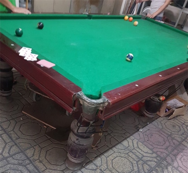 Truong chuyen Amsterdam bi to ban thuoc la, hieu truong noi gi? hinh anh 4