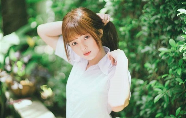 'Hot girl anh the' bong dung noi tieng sau mot dem gio ra sao? hinh anh 2