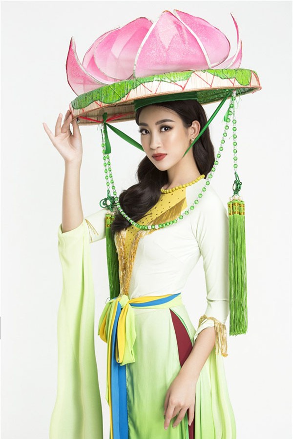 Vì đâu mà Đỗ Mỹ Linh khi diện áo tứ thân, đầu đội nón quai thao lại trông già hẳn vài tuổi thế này - Ảnh 3.