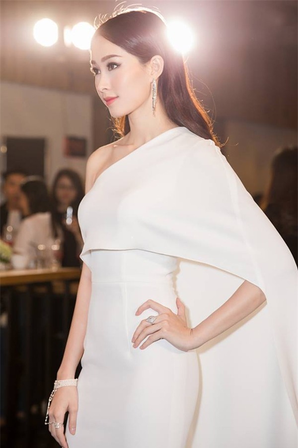 Hoa hậu Đặng Thu Thảo