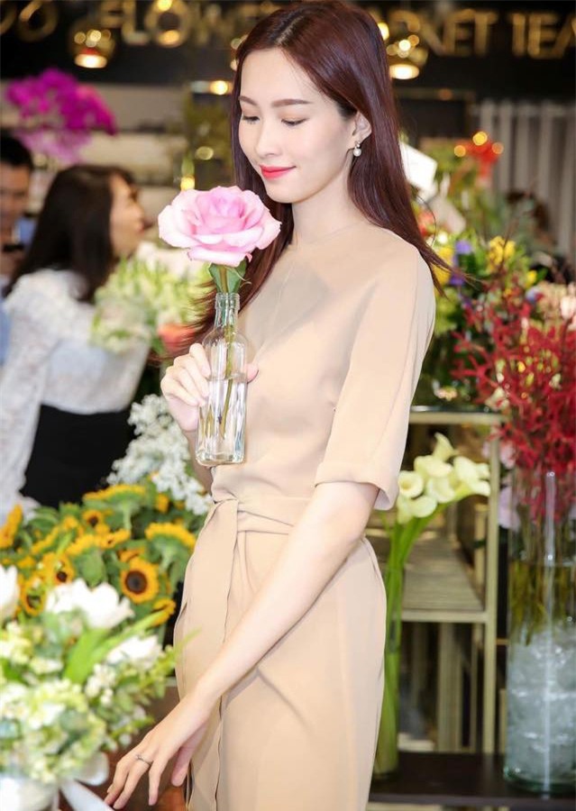 Hoa hậu Đặng Thu Thảo