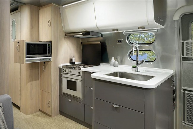 'Nha di dong' sang trong va hien dai cua Airstream hinh anh 5