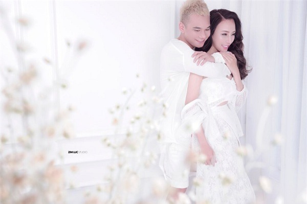 Lịm tim với video toàn cảnh Khắc Việt quỳ gối cầu hôn bạn gái-4