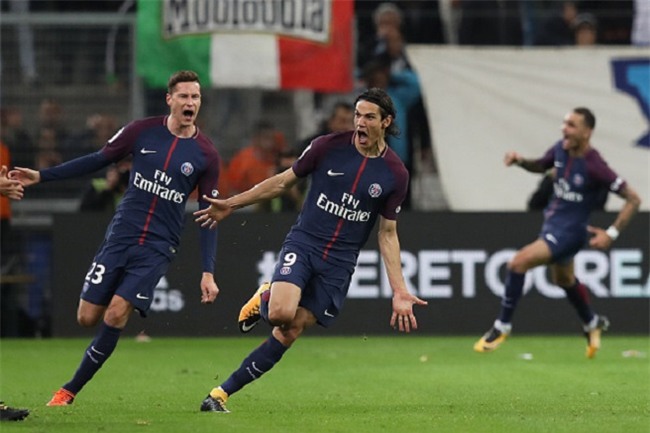 Neymar nhận thẻ đỏ, được cảnh sát bảo vệ lúc đá phạt góc - Ảnh 12.
