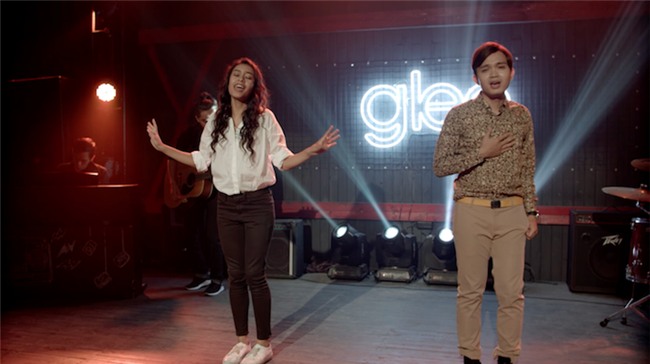 Glee: Angela Phương Trinh, Hòa Minzy ngồi hát trên xe lăn-7