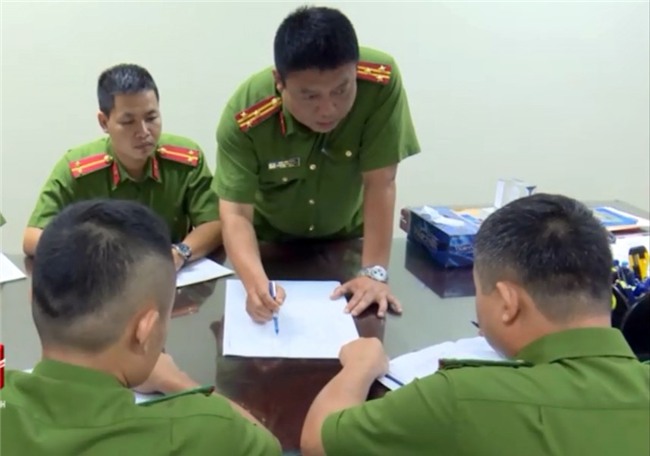 'Duyen' bat toi pham truy na cua nguoi duoc vinh danh cong dan uu tu hinh anh 2