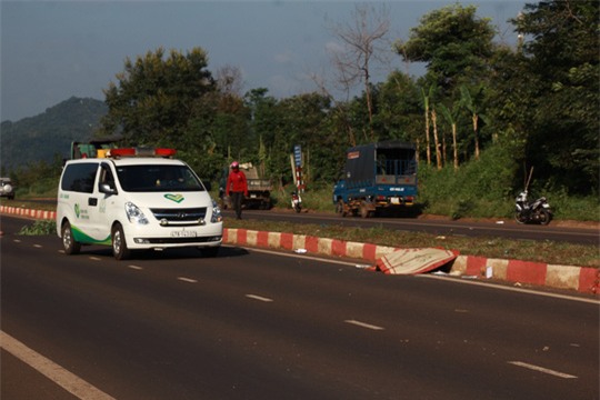 hy huu: sau 4 gio xay ra tai nan moi thay nan nhan tu vong cach hien truong 50m - 1