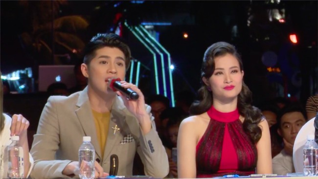 Cười nói vui vẻ trên ghế nóng, Đông Nhi và Noo Phước Thịnh đã nối lại tình bạn thân thiết ngày nào? - Ảnh 1.