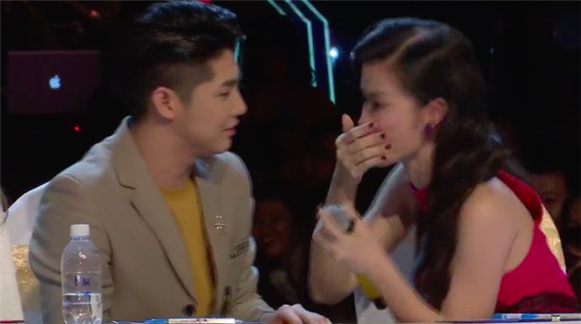 Cười nói vui vẻ trên ghế nóng, Đông Nhi và Noo Phước Thịnh đã nối lại tình bạn thân thiết ngày nào? - Ảnh 3.