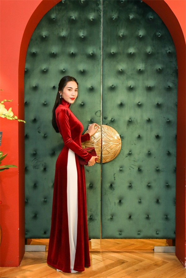 Công Vinh và mẹ ngủ gật khi nghe Thủy Tiên hát bolero-3