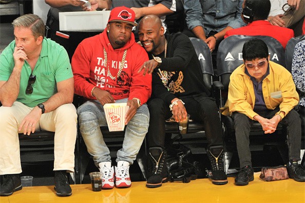 Mayweather khoe trang suc 'doc' trong lan tro lai hinh anh 6