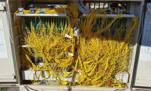 Anh dành khoảng 2-3 ngày chi để gỡ rối các sợi dây. Đây là một công việc vô cùng mệt mỏi và chậm chạm.