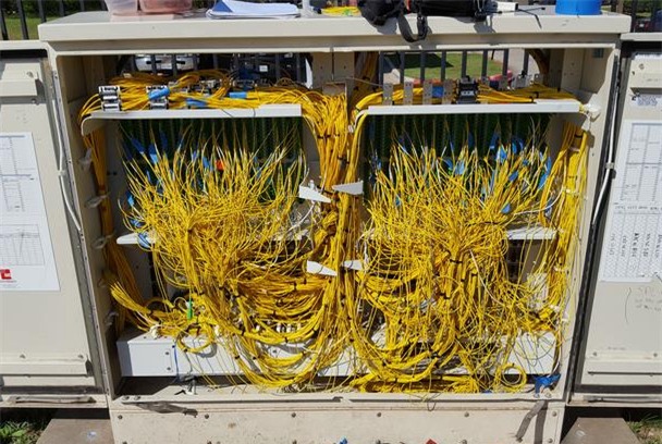 Ngay cả khi đã gỡ rối thành công, trông chúng vẫn chẳng khá khẩm hơn là bao khi được xếp lại lên tủ điện.