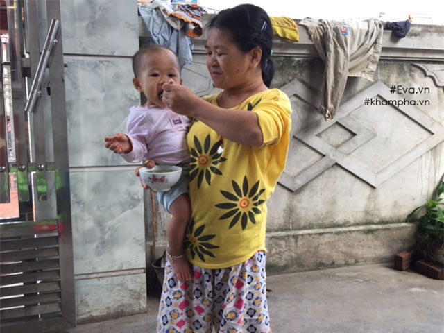 tro lai ngoi nha dot nat cua nguoi me ngay ngo bi xam hai dan den sinh con - 1