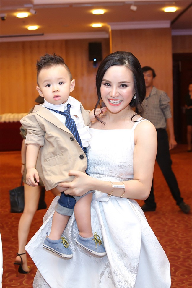 Vy Oanh: Nói chồng tôi là doanh nghiệp trung bình sao còn đeo bám phá hoại’-3
